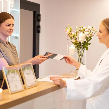 Szálloda Avangarda Różan