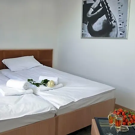 Avangarda Hotell 3*