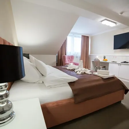 Avangarda Hotel Rozan