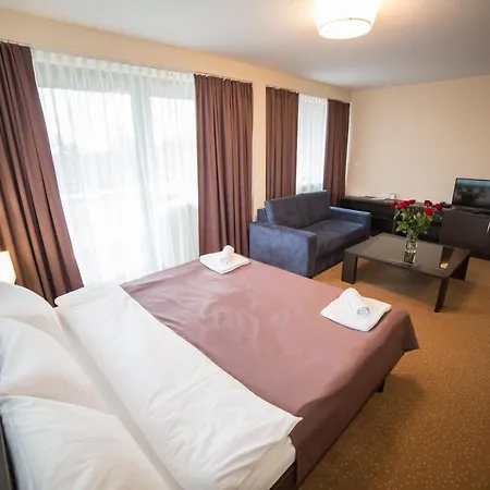 Avangarda 3* Różan