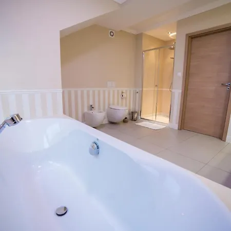 Szálloda Avangarda Różan