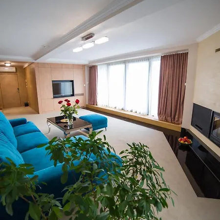 Hotel Avangarda Rozan