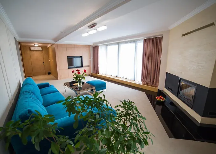 Hotel Avangarda Rozan